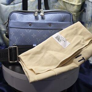 EUC- Louis Vuitton Alpha Messenger Monogram Blue Crossbody Bag